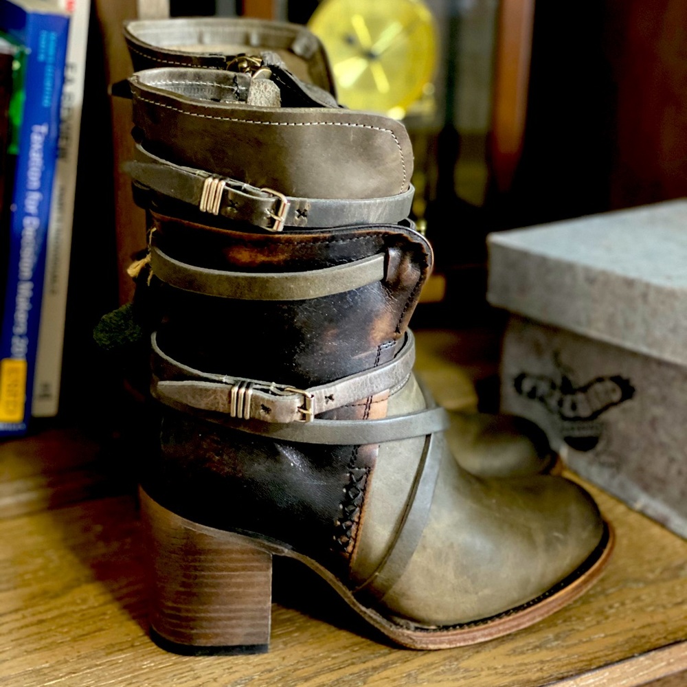 NIB Freebird Baker Stone Boots! Must see!! 👀